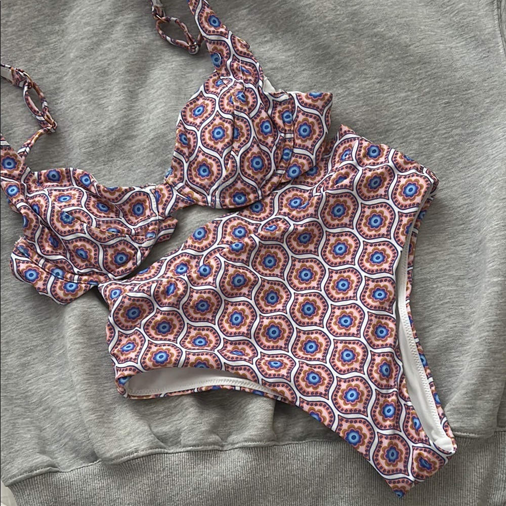 Raisins Geometric Pattern Bikini Set - image 1